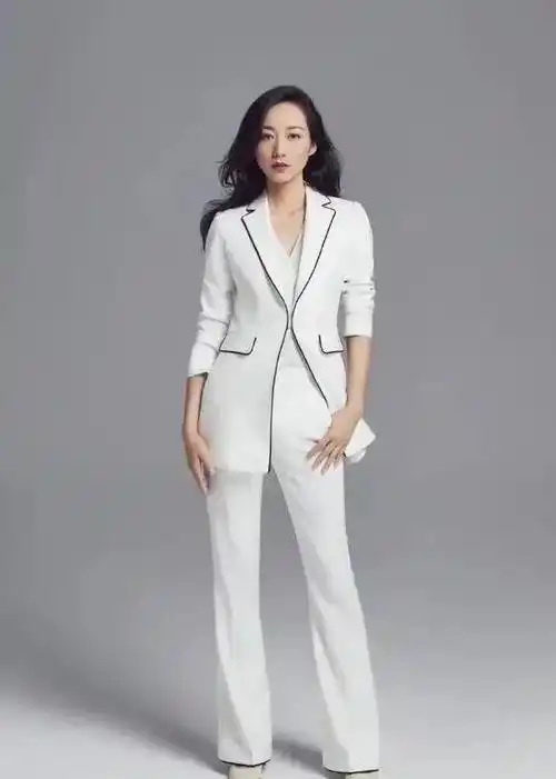 女明星白色西装杀,刘亦菲,戚薇,李宇春,韩雪,谁最出彩?