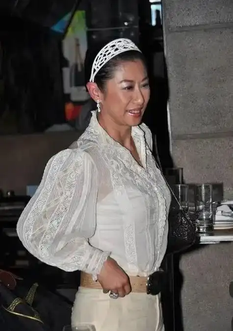 抢闺蜜老公结婚后又出轨的风流天后叶倩文62岁现状如何