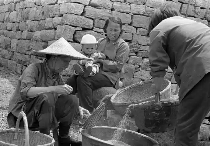 老照片70年代的农村我们曾经这样生活