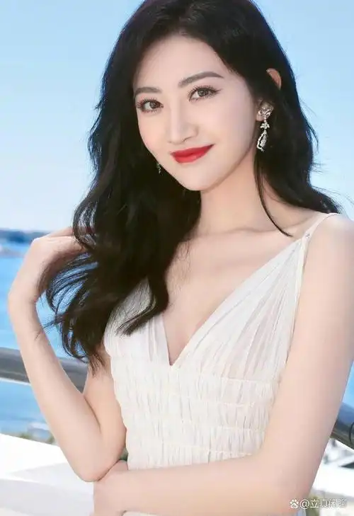 演员景甜时尚照片合集