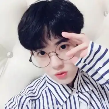 高清清新帅气16岁男孩照片头像