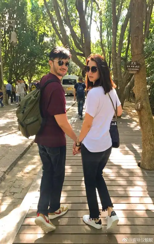 结婚17周年 张智霖袁咏仪平淡庆祝更显恩爱