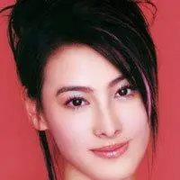 梁洛施微信头像