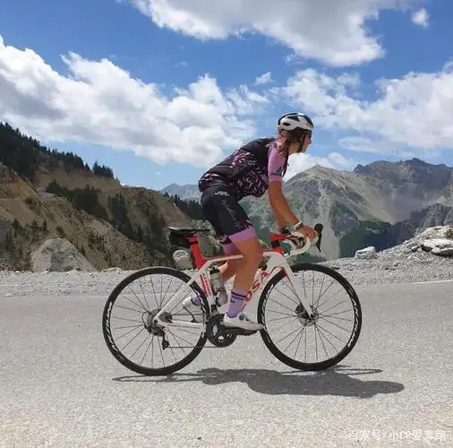 骑友们每天在外骑车,这些保命技巧,都知道吗?