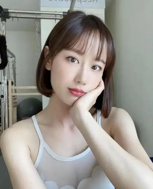 95后微甜女教练长相清纯沁心身材有料性感网友要恋爱了