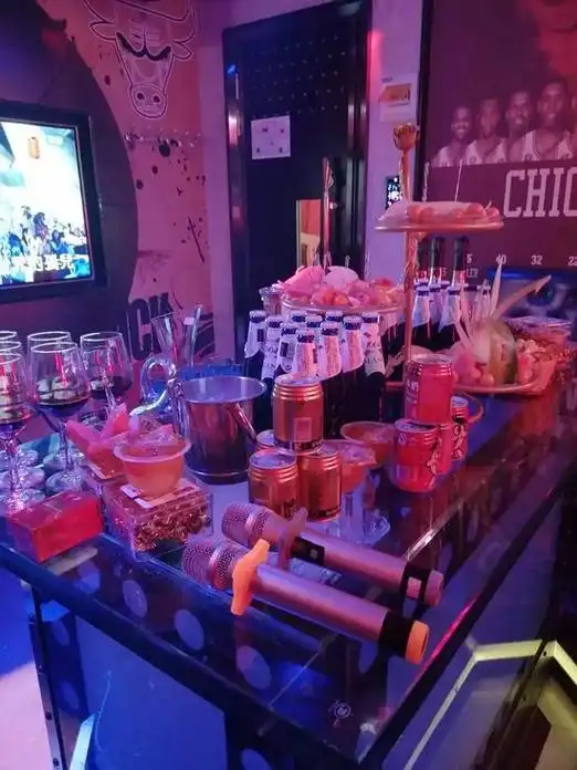 郑州有家2000㎡ktv童话镇集装箱44个主题包间嗨爆全场