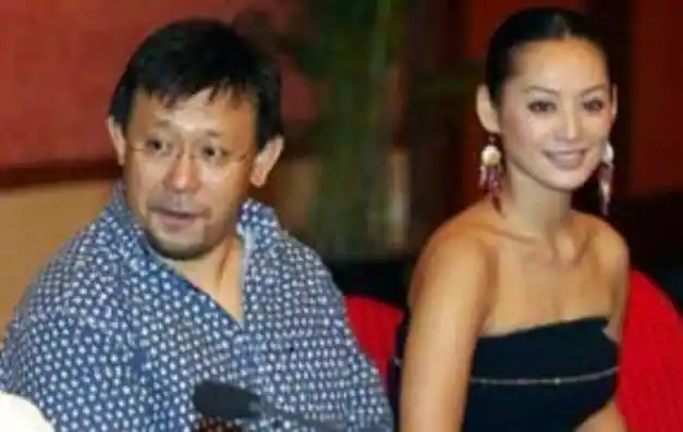 宁静和姜文传绯闻25岁嫁给美国前夫52岁依旧追求自由