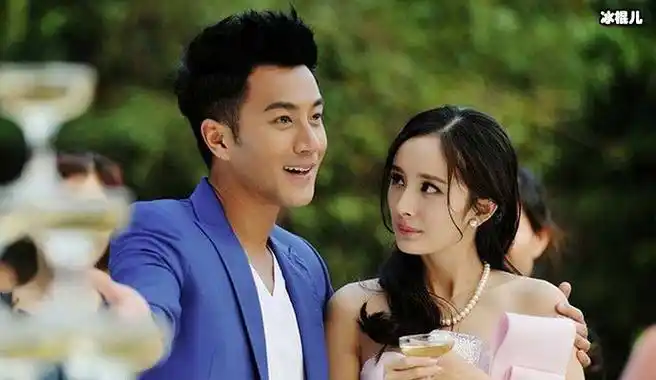 杨幂拍戏不戴胸罩这件事你怎么看她当初和她丈夫离婚的原因是什么