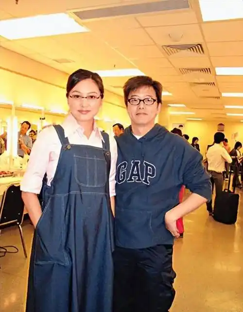 演员张延:嫁大5岁香港丈夫,婚后生一女,如今女儿比她还漂亮_张锦_工作