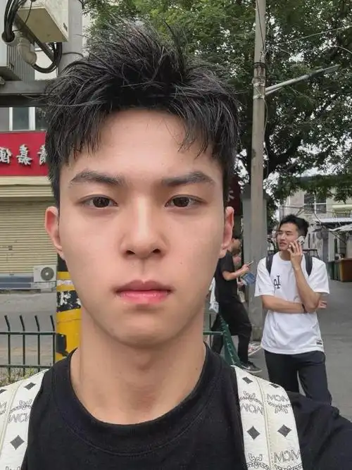 男生不能乱剪"短发",这3款发型越剪越帅气,值得尝试!