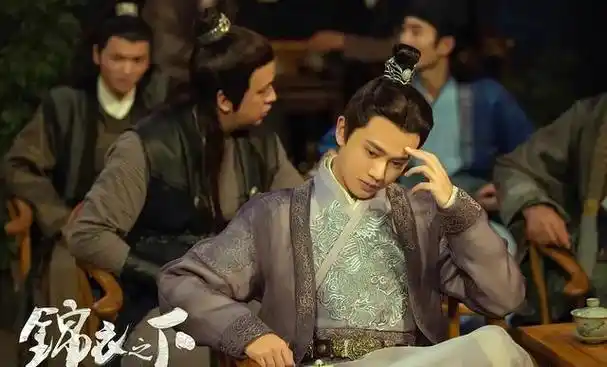 离爆火只差一口气?28岁当红早婚的任嘉伦,有自己的离经叛道