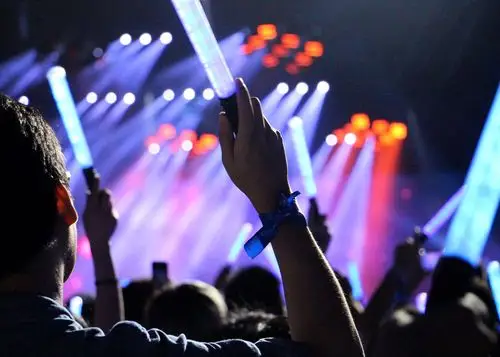 好想看演唱会了五月天的