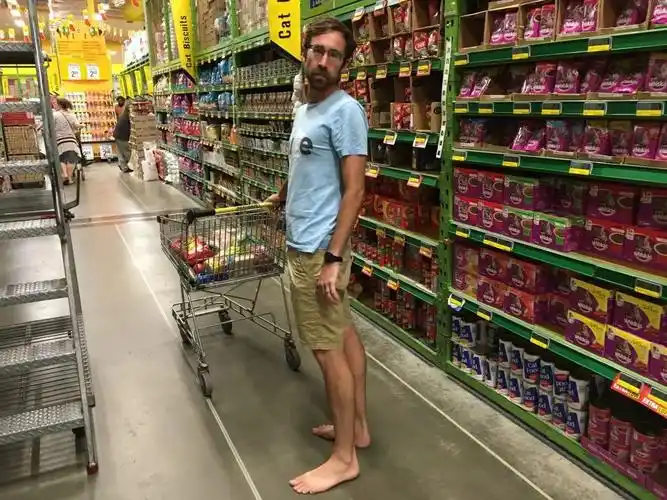 ▼是纽村人们最骚气的执着之前,光脚逛超市[ 购物方式发生巨变 ]▼