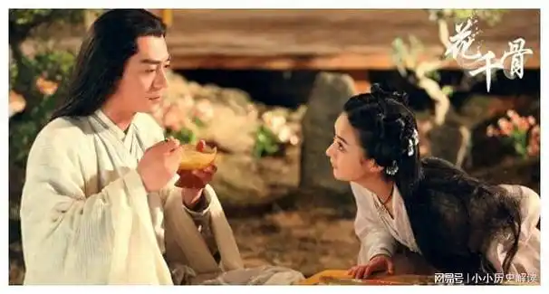 霍建华机场喊话代拍高情商展现很温柔很有范