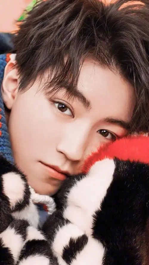 tfboys王俊凯帅气时尚写真