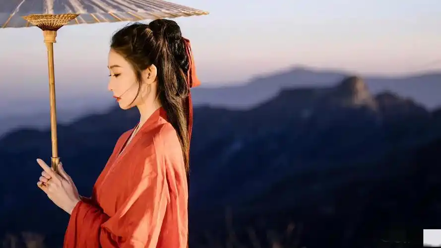 张艺凡红衣古风造型写真,清冷飘逸,灵动仙气__财经头条