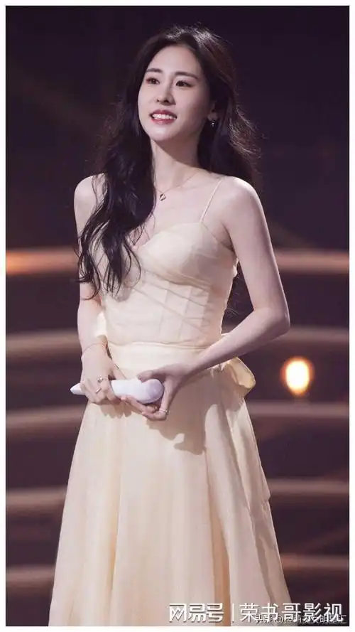 张碧晨:清纯淑女人美声甜,颜值与声线都撩人心弦|歌曲|唱片|新歌|音乐