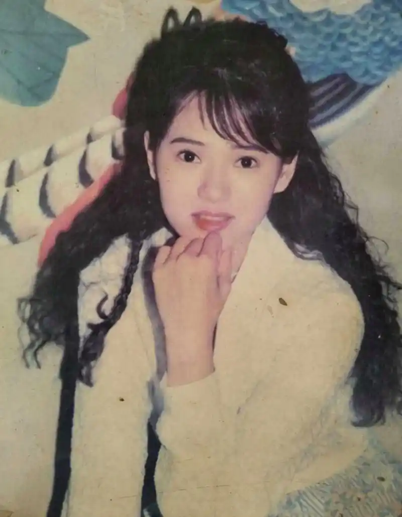 年轻时的伊能静好像洋娃娃