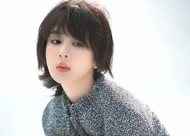 杨紫多面角色芭莎大片##短发杨紫