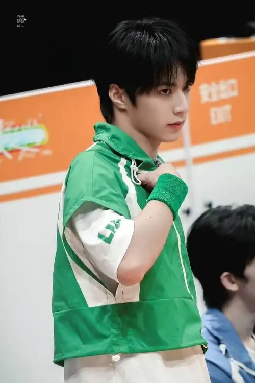 刘耀文blue##新声唱作人刘耀文