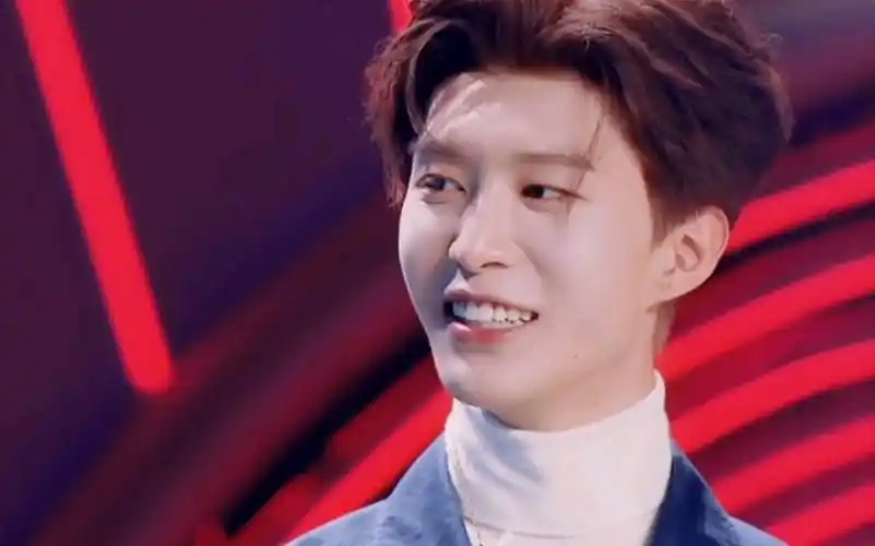 【范丞丞】怎么会有笑起来这么好看的男孩子!