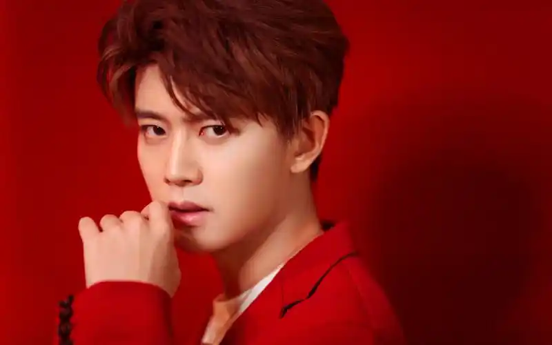 任嘉伦沉稳帅气写真图片桌面壁纸