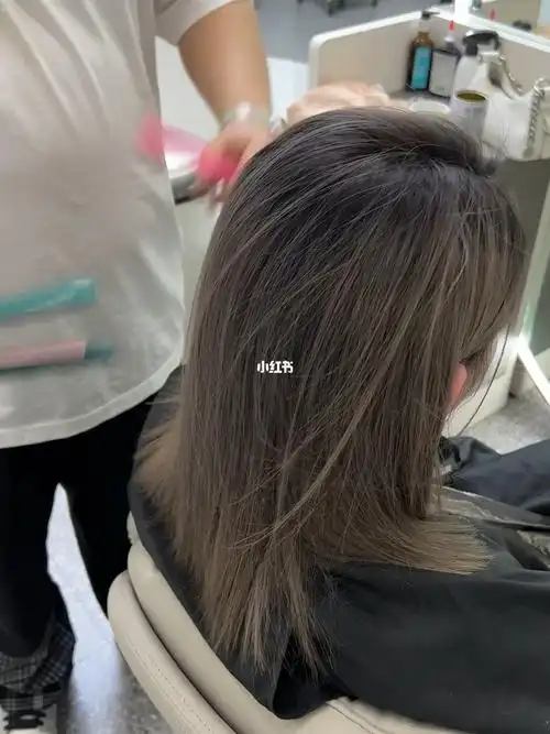 迪拜最火理发店迪拜染发