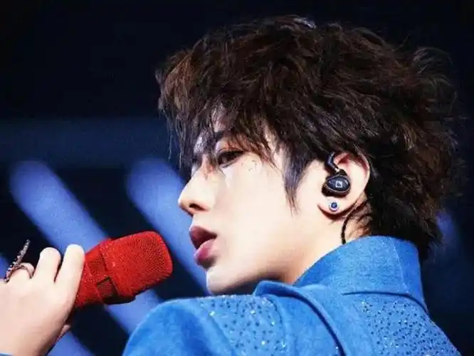 众所周知,从去年开始,蔡徐坤一直备受媒体关注,原因主要是与前女友的