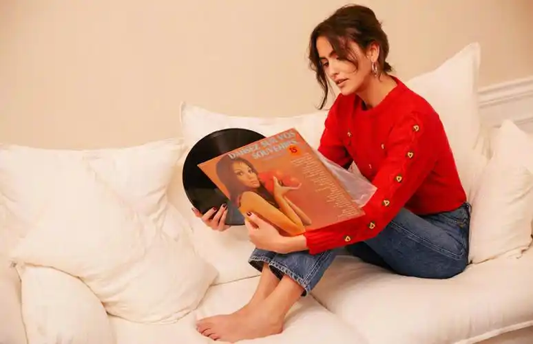 vogue paris今年"一个女孩,一个风格"栏目的合集,看穿搭的同时也看看