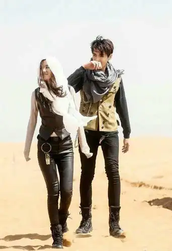 吴亦凡被赵丽颖"摸头杀",赏心悦目!