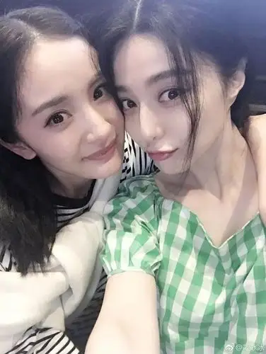 自拍要像范冰冰那样美得纯天然,全靠它了!据说:女明星人手一瓶