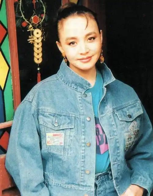 宋丹丹3段婚史:一婚丈夫成谜,二婚丈夫不忠诚,三婚丈夫成赌注_袁钢