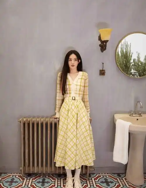清新绿,琥珀黄,赵丽颖又欲又纯的少女感和姐系风穿搭了解下_设计_夏日