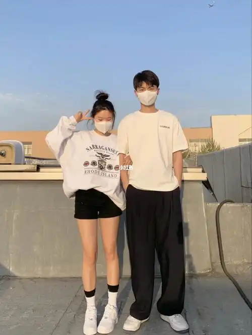 163178普通情侣日常穿搭