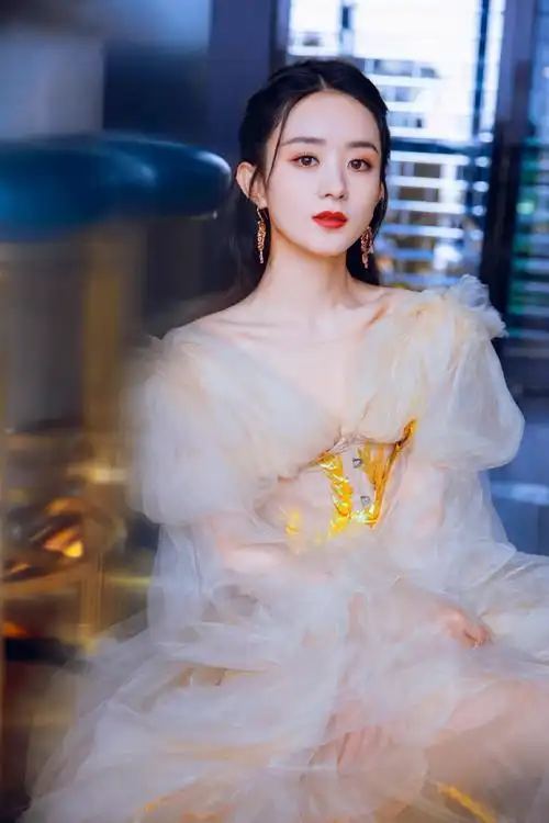 赵丽颖时尚芭莎年度派对