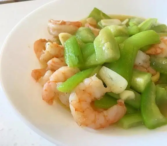 凛凛少女做的丝瓜炒虾仁