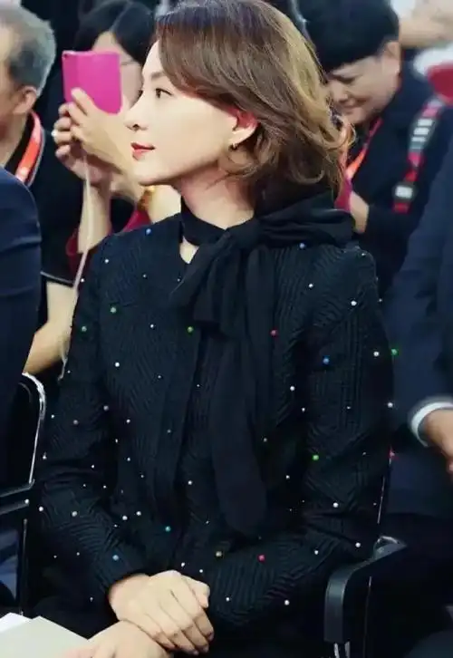 董卿主持界的璀璨明珠