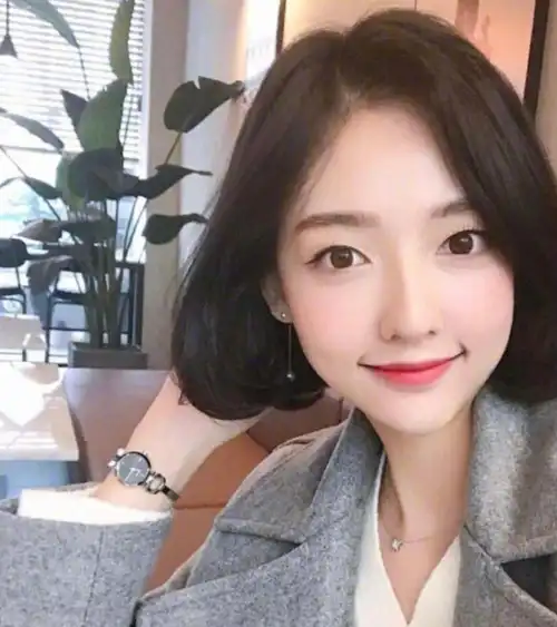 原创发量多的女生适合哪种短发造型