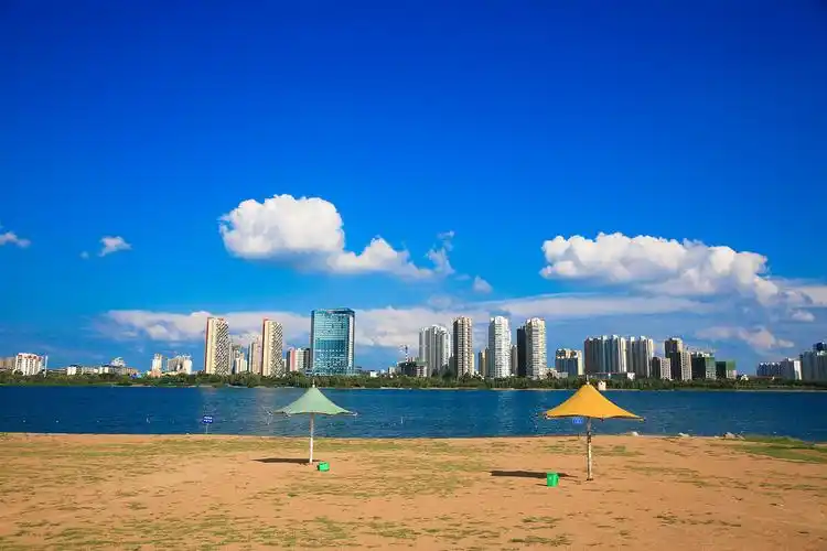 山东省临沂市阳光沙滩夏季风景