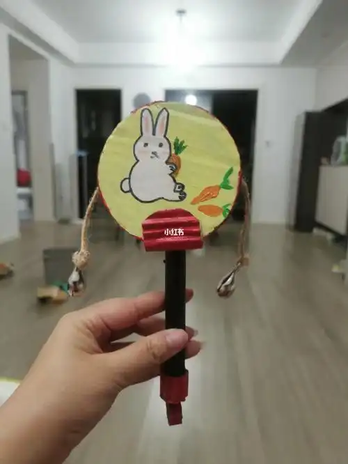 幼儿园作业,自制可以响的乐器—拨浪鼓