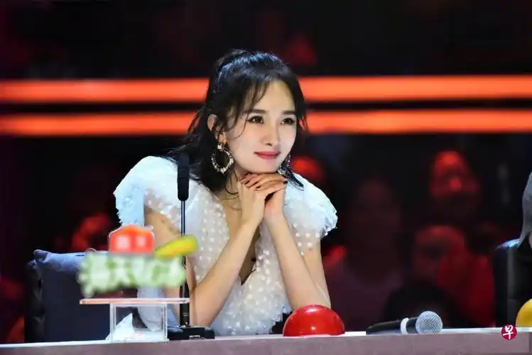 杨幂过去担任固定嘉宾的综艺节目不多.(互联网)