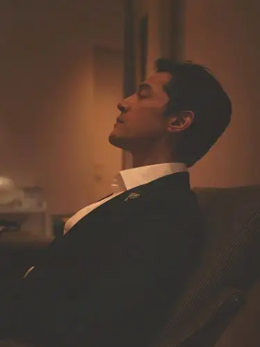 简介:胡歌成熟魅力西装写真图片,分享一组胡歌图片给大家,图中的明星