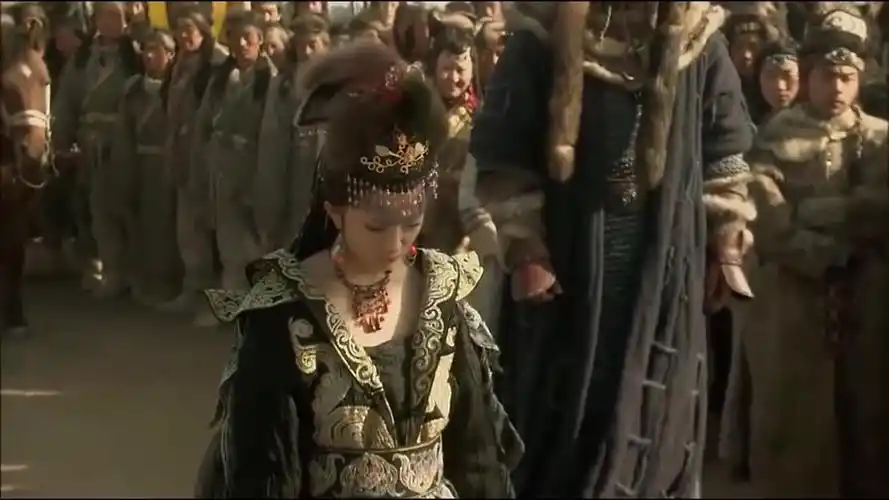 王昭君王昭君丈夫死了皇上竟下旨让她嫁给继子昭君当场晕了