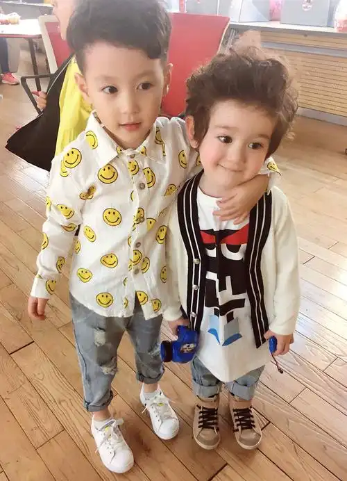 apple董泽宸和jackson周嘉诚手机壁纸