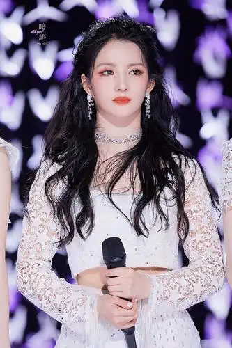 刘些宁这个骗人鬼,怎么把不适合的时候驾驭得这么美的啊?