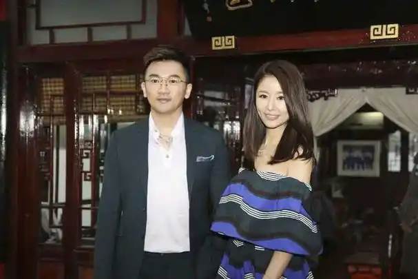 林心如发型风格(林心如和苏有朋同框)(1)