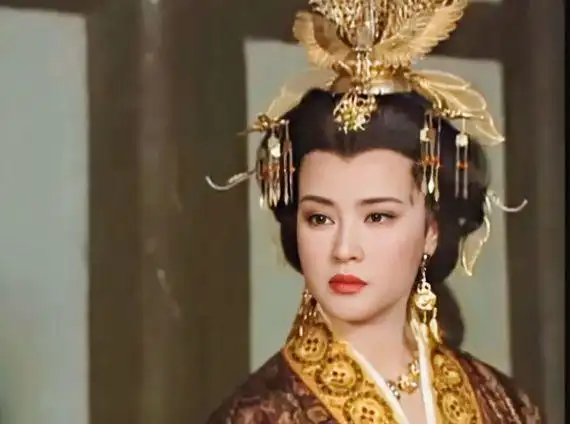 春节假期间,我翻起了一部老剧——刘晓庆演的《武则天》.