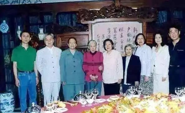 李讷嫁给了刘少奇的警卫员王景清