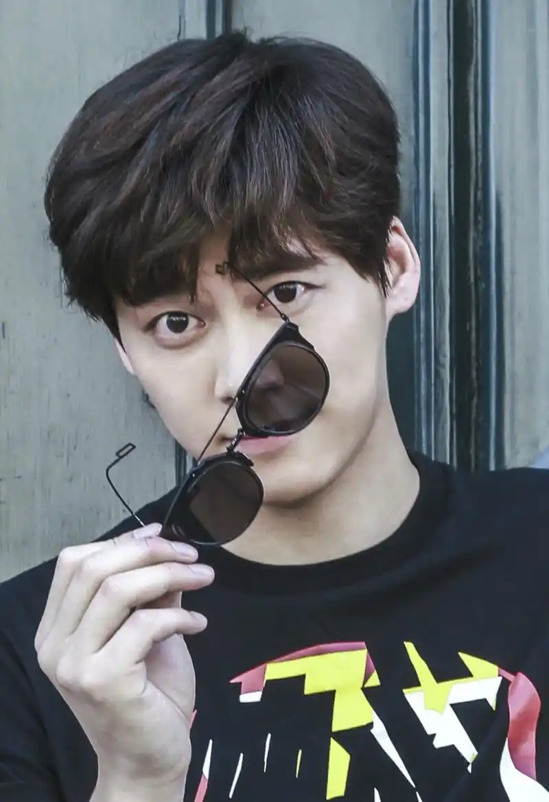 李易峰小时候居然长成这样,太惊人了