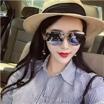 酷酷的戴墨镜美眉,女生头像图片-回车桌面